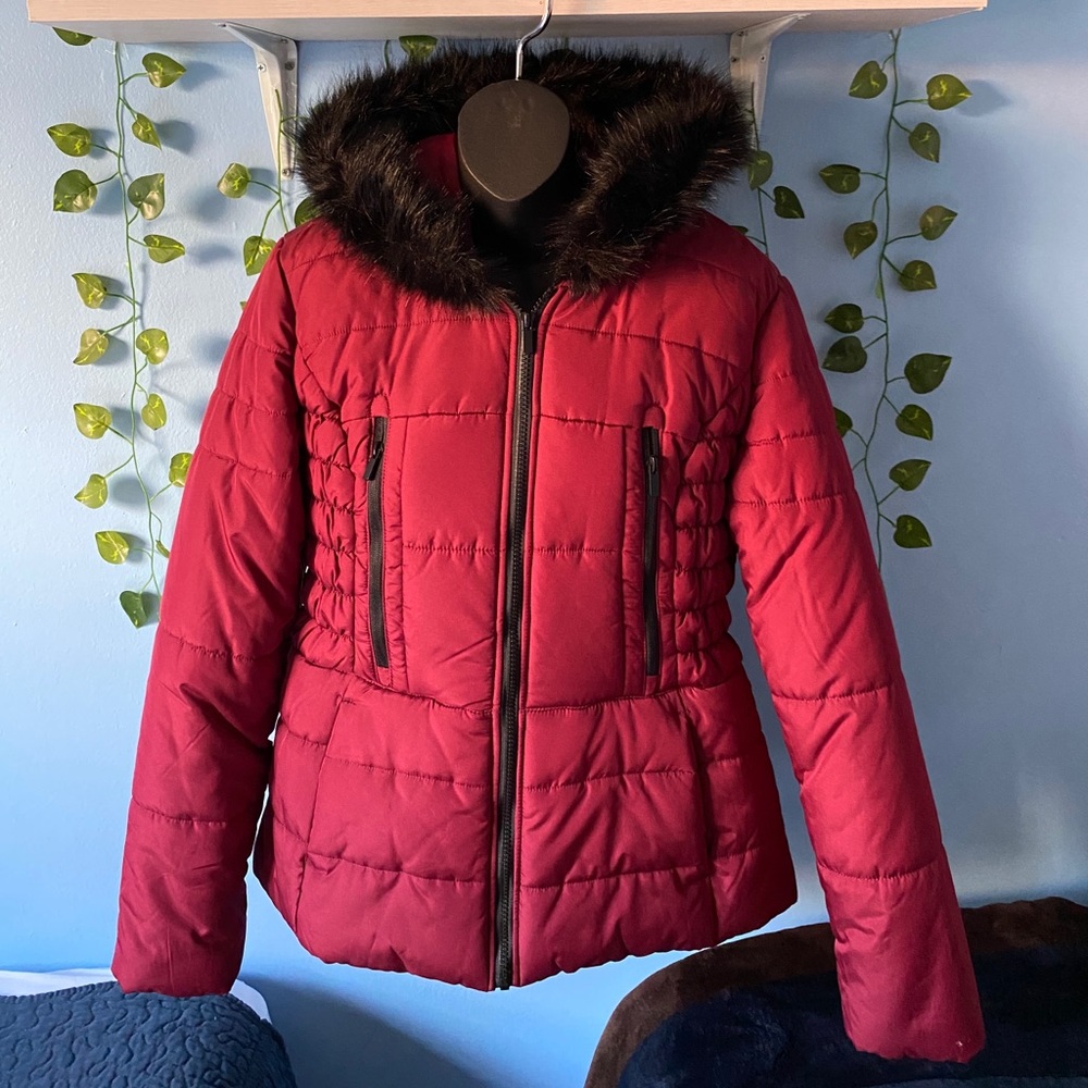Celebrity Pink Burgundy Puffer coat size L